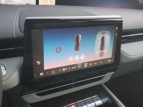 New 2026 Lincoln Nautilus Reserve image 25