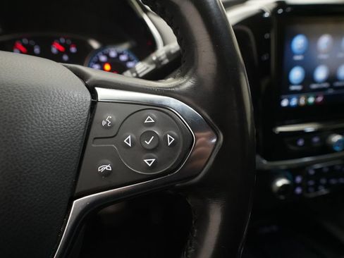 Used 2022 Chevrolet Traverse LT image 19