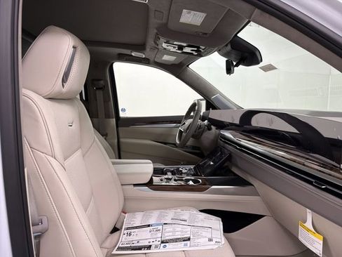 New 2026 Cadillac Escalade ESV Platinum Sport w/ LPO, ONYX Package AWD/4WD image 24