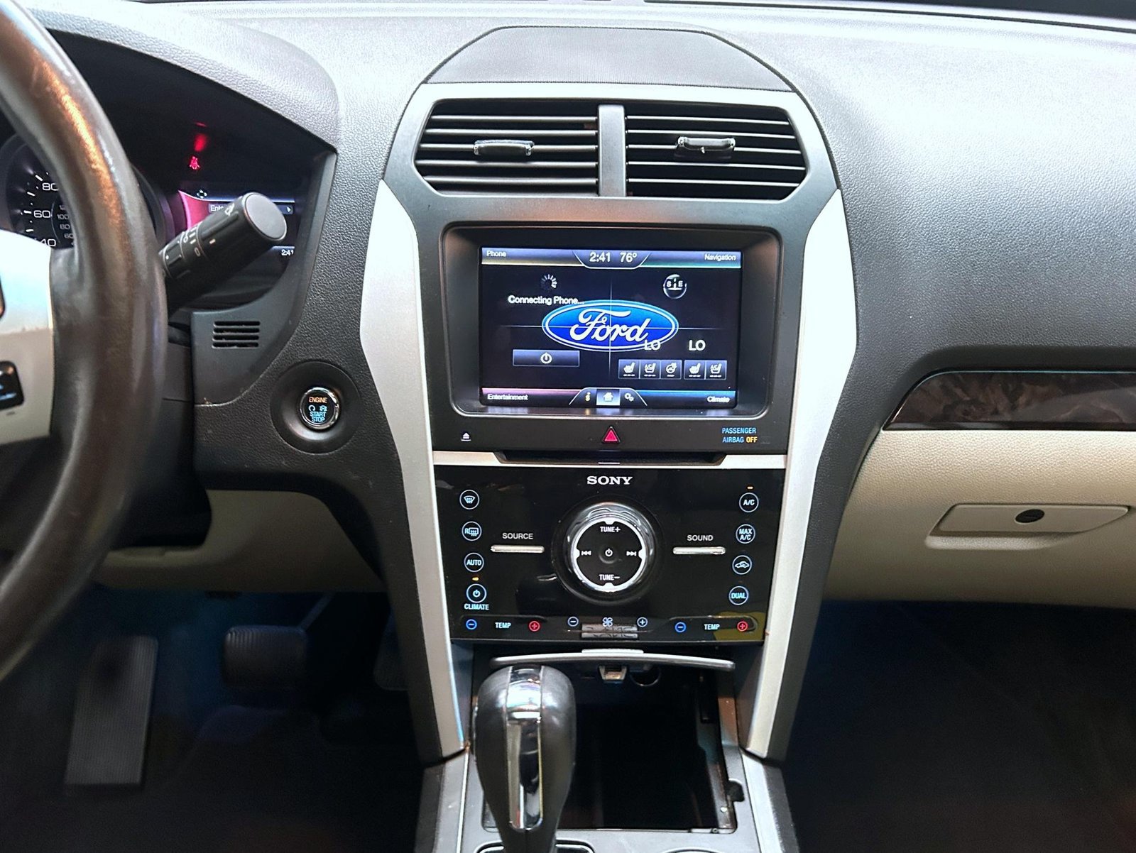 Used 2014 Ford Explorer Limited w/ Equipment Group 302A AWD/4WD image 14