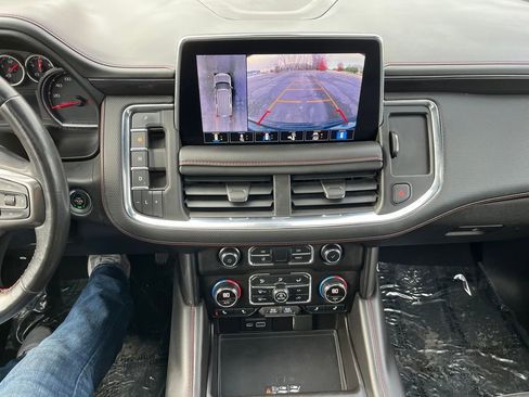 Used 2021 Chevrolet Suburban RST w/ Luxury Package image 14