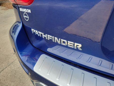 Used 2018 Nissan Pathfinder SV FWD image 9