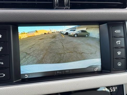 Used 2016 Jaguar XF Premium AWD/4WD image 37