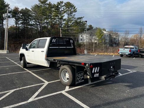 Used 2024 Chevrolet Silverado 3500 W/T w/ WT Convenience Package image 3