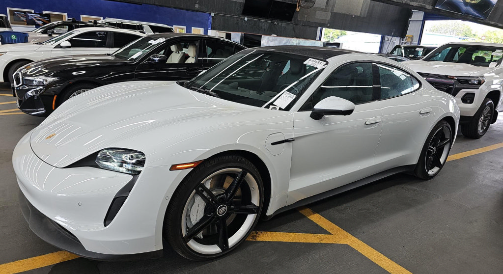 Used 2020 Porsche Taycan 4S w/ Premium Package AWD/4WD image 3