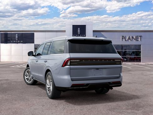 New 2027 Lincoln Navigator Reserve RWD image 8