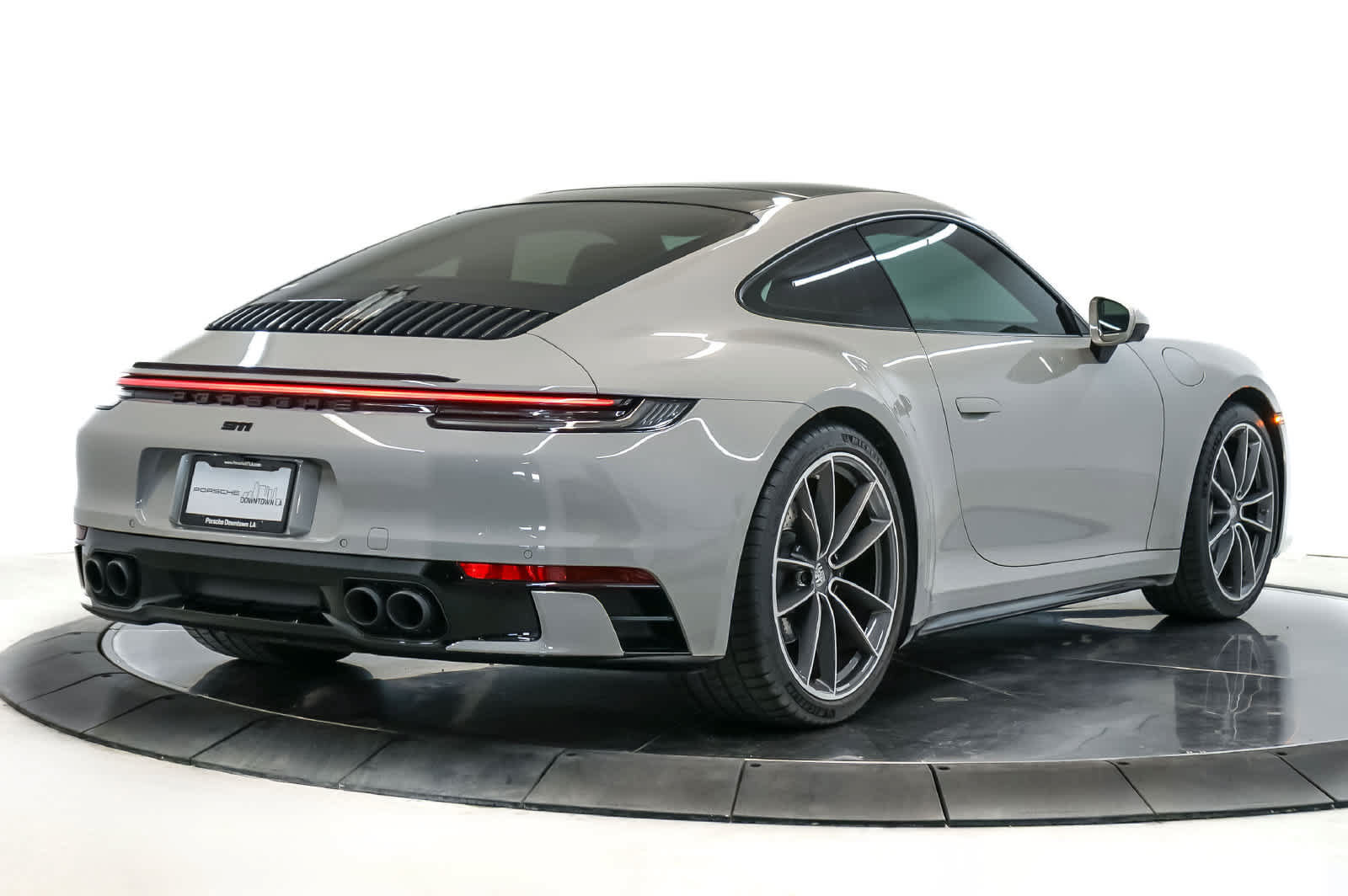 Certified 2022 Porsche 911 Carrera RWD image 9