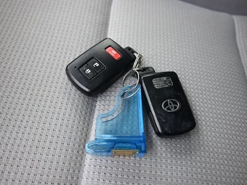 Used 2018 Toyota RAV4 XLE w/ Plus Extra Value Package AWD/4WD image 53
