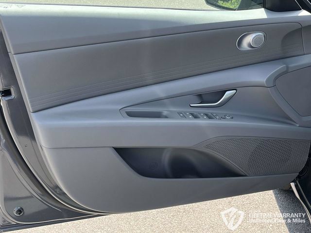 New 2026 Hyundai Elantra SE FWD image 11
