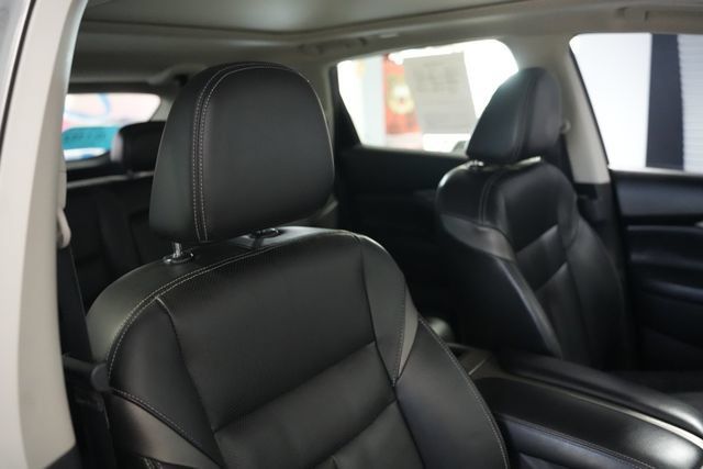Used 2016 Nissan Murano Platinum w/ Platinum Technology Package AWD/4WD image 22