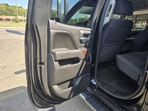 Used 2017 GMC Sierra 1500 SLE w/ SLE Value Package AWD/4WD image 11