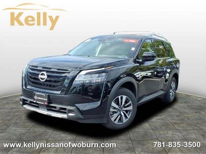 Certified 2024 Nissan Pathfinder SL w/ Black Appearance Package