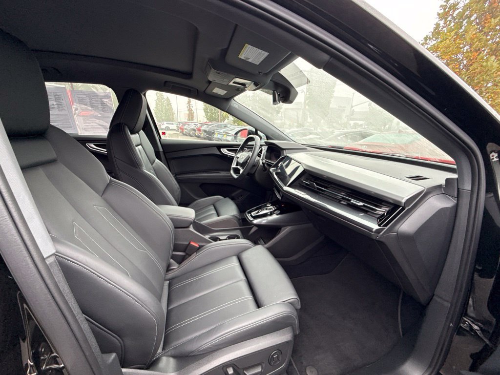 Used 2023 Audi Q4 e-tron Premium Plus w/ Premium Plus AWD/4WD image 9