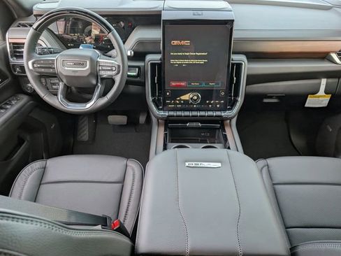 New 2026 GMC Yukon XL Denali w/ Denali Reserve Package RWD image 8