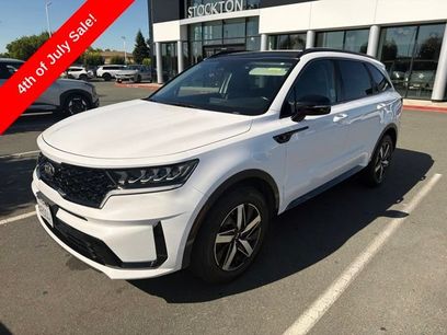 Used 2021 Kia Sorento S w/ Panoramic Sunroof Package