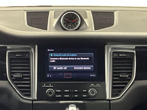 Used 2018 Porsche Macan image 11