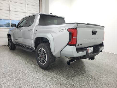 Certified 2025 Toyota Tacoma TRD Sport AWD/4WD image 7