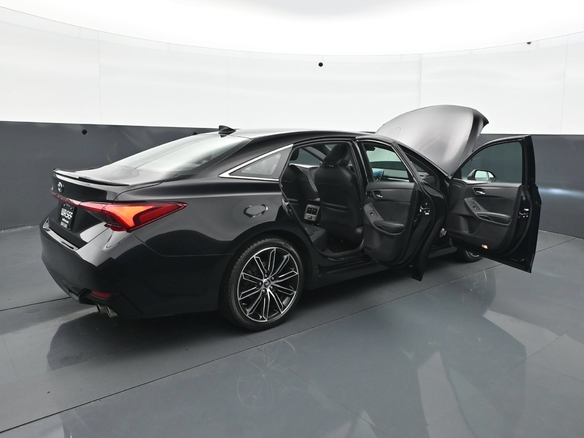 Used 2019 Toyota Avalon XSE FWD image 34
