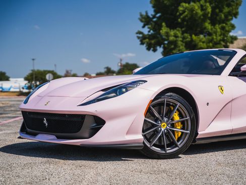 Used 2021 Ferrari 812 GTS RWD image 6