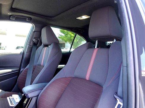 Used 2024 Toyota Corolla SE w/ SE Premium Package FWD image 10