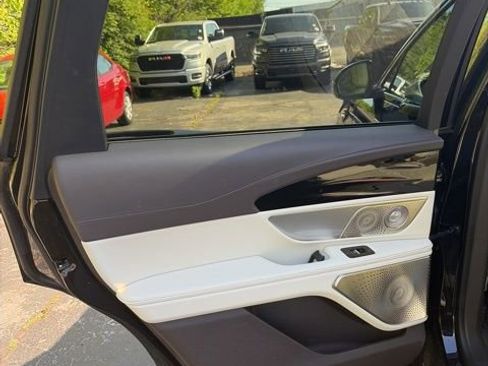 Used 2024 Lincoln Nautilus Black Label w/ Jet Appearance Package (87T) AWD/4WD image 23