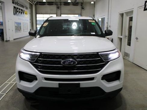 Used 2023 Ford Explorer XLT image 31