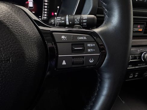 Used 2025 Honda Pilot Elite image 18