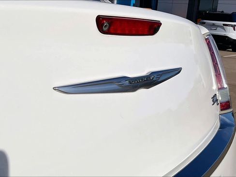 Used 2013 Chrysler 300 C image 30