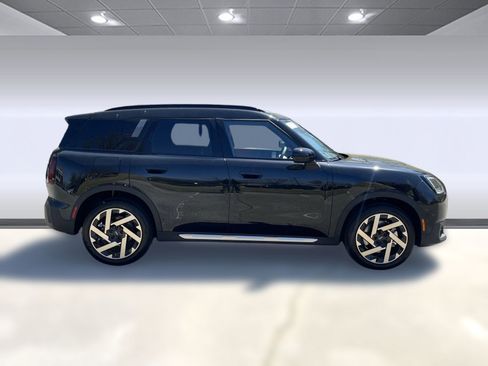 Used 2025 MINI Cooper Countryman S w/ Comfort Package Max image 8