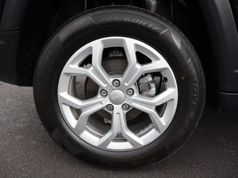Used 2024 Jeep Compass Sport AWD/4WD image 41