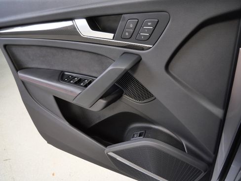 Used 2023 Audi SQ5 Prestige w/ Prestige Package AWD/4WD image 29