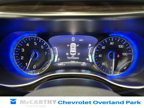 Used 2023 Chrysler Pacifica Limited image 13