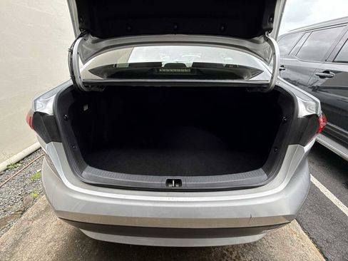 Used 2021 Toyota Corolla LE FWD image 23