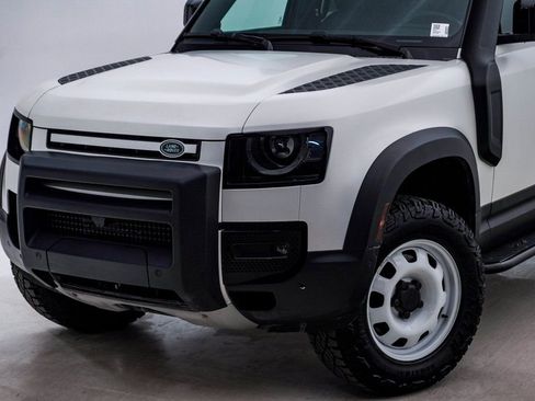 Used 2024 Land Rover Defender 110 S image 4