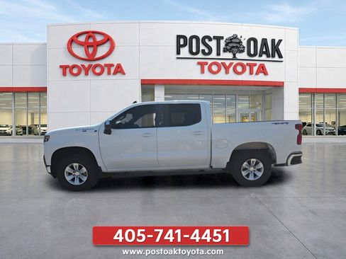 Used 2021 Chevrolet Silverado 1500 LT AWD/4WD image 2