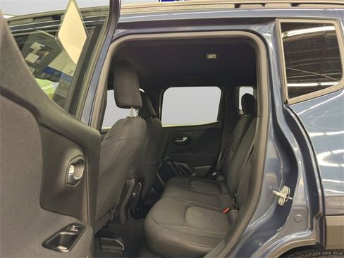 Used 2021 Jeep Renegade Latitude image 13