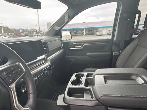 Used 2024 Chevrolet Silverado 1500 LT image 13