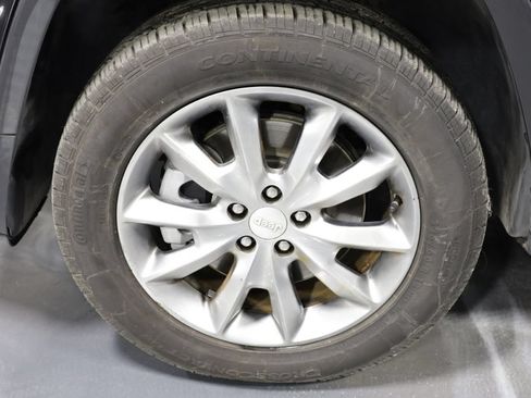Used 2018 Jeep Cherokee Limited AWD/4WD image 34