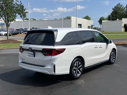 Certified 2025 Honda Odyssey EX-L image 10
