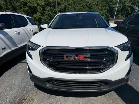 Used 2019 GMC Terrain SLE w/ Driver Convenience Package image 2