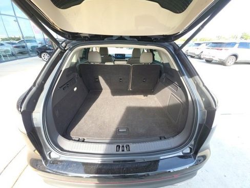 Used 2022 Lincoln Nautilus FWD w/ Premium Package image 26