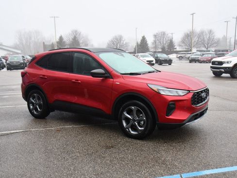 Used 2025 Ford Escape ST-Line w/ Tech Pack #1 image 8