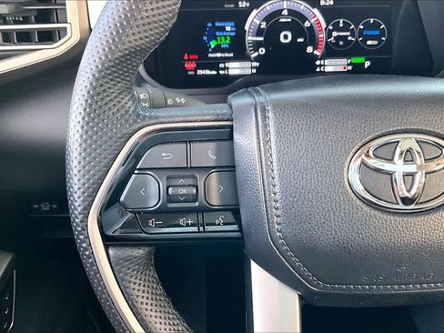 Used 2024 Toyota Tundra Limited image 24