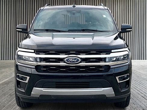 Used 2024 Ford Expedition Limited image 3
