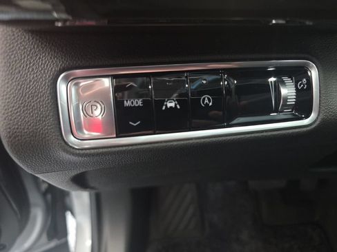 Used 2024 Buick Envision Avenir AWD/4WD image 34