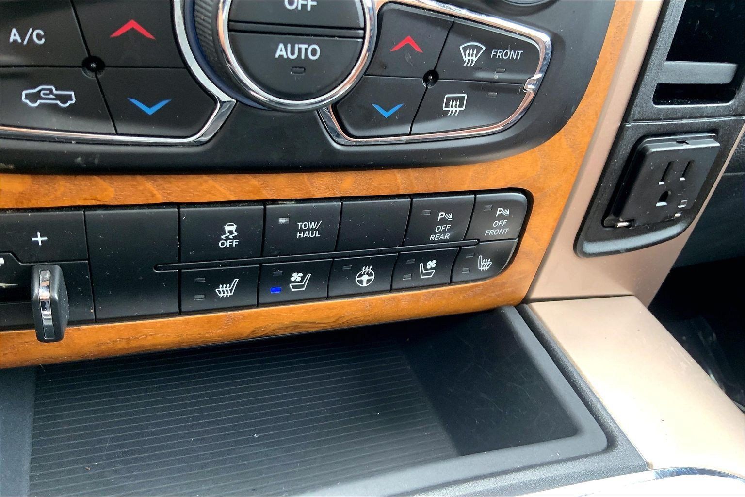 Used 2017 RAM 1500 Laramie Longhorn AWD/4WD image 30