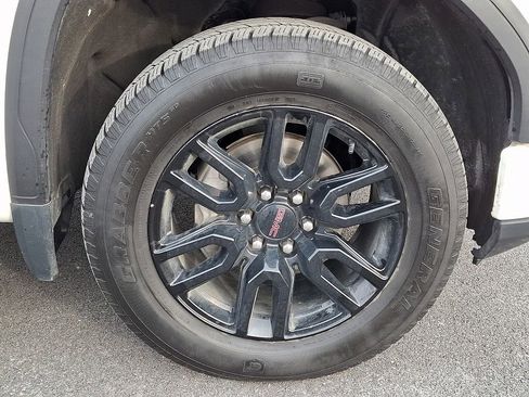 Used 2023 GMC Sierra 1500 Elevation w/ LPO, Elevation Black Package image 8