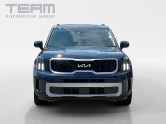 Used 2023 Kia Telluride EX w/ EX Captain's Chair Package FWD video 2