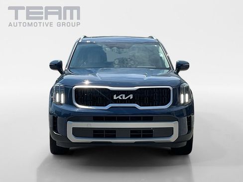 Used 2023 Kia Telluride EX w/ EX Captain's Chair Package FWD image 2