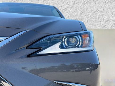 New 2025 Lexus ES 350 w/ Premium Package image 9